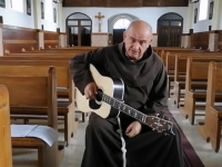 PROPOVIJED O IBRAHIMU/ABRAHAMU: Fra Mirko Majdandžić uz pjesmu čestitao praznik-'Braćo muslimani, Bajram mubarek olsun' (VIDEO)