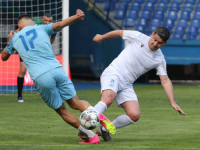 PRIHOD OD ULAZNICA IDE NA RAČUN UDRUŽENJA POMOZI.BA: Osam golova u humanitarnoj utakmici Željine šampionske generacije i prvog tima Plavih