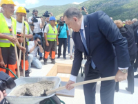 DODIK NA POLAGANJU KAMENA TEMELJCA U TREBINJU: 'Danas bolnica, sutra aerodrom'