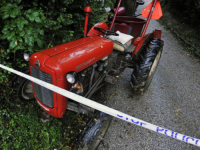 VOZIO NEREGISTRIRANI TRAKTOR: U prevrtanju vozila povrijeđen muškarac i dijete