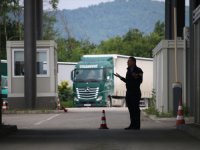 'MOLE SE GRAĐANI DA NE PUTUJU KROZ SRBIJU': Granični prelaz Brnjak je blokiran s obje strane granice, dok su prelazi...