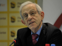 PROFESOR DANIEL SERWER NAJAVLJUJE: U Srbiji se pokreće nešto što bi se na duge staze moglo pokazati jačim od Vučića!