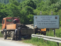 LJUBIŠA ĆOSIĆ OTIŠAO KORAK DALJE: Na ulazu u Istočno Sarajevo postavljene skandalozne table, odmah reagovala Benjamina Karić