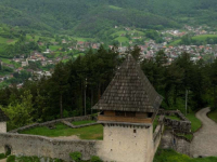 SVI PUTEVI VODE U KRAJINU: Turistički kapaciteti popunjeni, traži se krevet više