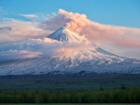 ERUPCIJA VULKANA NA ISTOKU RUSIJE: S nadmorskom visinom od 4.750 metara, Ključevskaja Sopka je...