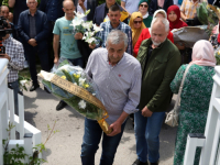 'JOŠ IMAM OŽILJKE NA SEBI OD NJIHOVOG REBRASTOG NOŽA': Obilježena godišnjica oslobađanja logora za Bošnjake u Liplju kod Zvornika