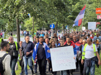 SRDAČAN DOČEK GRADONAČELNIKU BIJELJINE U BANJA LUCI: 'Nenarodni režim mora pasti' (FOTO+VIDEO)