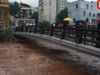 KO BI REK'O ČUDA DA SE DESE: Pogledajte fotografije nabujale Miljacke u glavnom gradu BiH (FOTO)