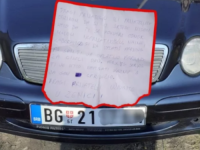 ŠOK I NEVJERICA: Beograđani turistički došli u Zenicu a kada su se vratili iz šetnje zatekla ih poruka na parkingu!