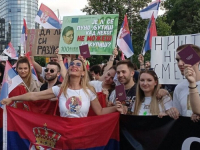 ŠESTA SEDMICA PROTESTA U BEOGRADU: Studenti skandiraju - 'Izađite napolje'