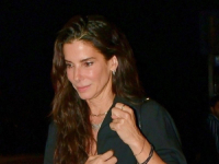 NE VIĐA SE ČESTO: Sandra Bullock dugo nije izgledala ovako dobro i chic (FOTO)