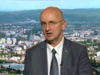 SRĐAN MAZALICA SVJESTAN DA TUŽILAŠTVO BiH NEĆE PRSTOM MRDNUTI: U programu uživo negirao genocid, a za bijele trake u Prijedoru tvrdi da su ''laž i obmana' (VIDEO)