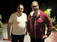 DELIJA I GROBAR U POLUVREMENU: Vučić i Dodik u ležernom izdanju prate utakmicu