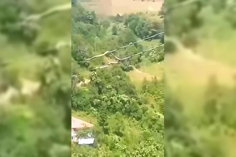 PRAČA PALE I OBRATNO BRALE Pogledajte kako se zmija kreće po kablovima