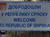 UZBUNA U POLICIJI I DODIKOVIM MEDIJIMA: Farbom posuta tabla sa natpisom - 'Dobro došli u Republiku Srpsku'