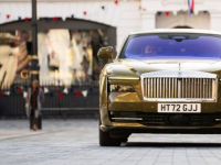 PRAVILA IGRE: Rolls-Royce Spectre je jedini električni auto koji ne želi da prolijete piće u vožnji