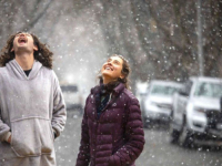 STANOVNICI NE ZNAJU NI KUD BI NI ŠTA BI: Prvi snijeg u Johannesburgu od 2012. godine (VIDEO)