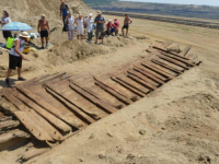 IMPRESIVNO ARHEOLOŠKO OTKRIĆE U SRBIJI: Izronio ogroman drevni brod, arheolozi kažu da je duži od 20 metara i širok 3,5 metara (FOTO, VIDEO)