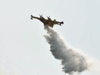 APOKALIPTIČNI PRIZORI IZ DUBROVNIKA: Borba s velikim požarom, ugrožene kuće, turisti napuštaju mjesta, potraga za pilotom kanadera...