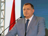 DODIK PREKLINJE VUČIĆA: 'Mnogo bi nam značio stav Srbije da Schmidt nije imenovan u skladu sa procedurama!'