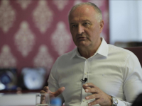 ZUKAN HELEZ OTKRIO DETALJE RAZGOVORA SA VARHELYJEM: 'Rekao je da se steže obruč oko Milorada Dodika!'