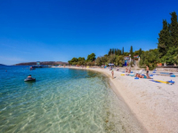 ASTRONOMSKE CIFRE: Ležaljka na poznatoj plaži na Jadranu čak 200 eura