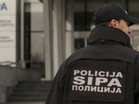 MILOŠ LUKIĆ SE JUTROS MALO VIŠE RASPRIČAO: SIPA je, ipak, ušla u prostorije Službenog glasnika RS-a, dočekao ih...