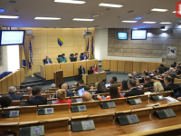 UOČI I VANREDNE I REDOVNE SJEDNICE PARLAMENTA FBiH, DENNIS GRATZ PORUČUJE: 'Spremni smo na svaki izazov, svaki pokušaj otmice...'