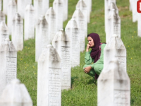 OTVORENO RUGANJE ŽRTVAMA: Kako se na srpskom kaže genocid? Srebrenička dešavanja!