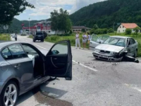 ŽESTOK SUDAR U BH. GRADU: Najmanje dvoje povrijeđeno, učestvovalo i vozilo iz Češke Republike