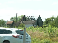 KUĆE U SISKU POTPUNO IZGORJELE: Mještani u šoku zbog čina komšije (FOTO)