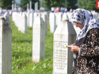 REAKCIJA MAJKI SREBRENICE: 'Kada veličate ubice i koljače u Srbiji bivate nagrađani. Sramno!'