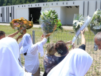 MAJKE SREBRENICE I PODRINJA OBIŠLE STRATIŠTA: 'Najteže stratište mi je Pilica i sve imam neki predosjećaj da je moje dijete ubijeno u Pilici' (FOTO)