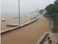 JAKO NEVRIJEME NAPRAVILO HAOS: Bujice teku ulicama, jedan grad bez struje (VIDEO)