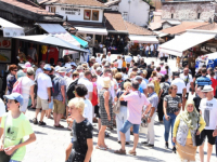 SARAJEVO JE MNOGIMA OMILJENA DESTINACIJA: Stari Grad prepun turista, brojke bi mogle premašiti one iz 2019.