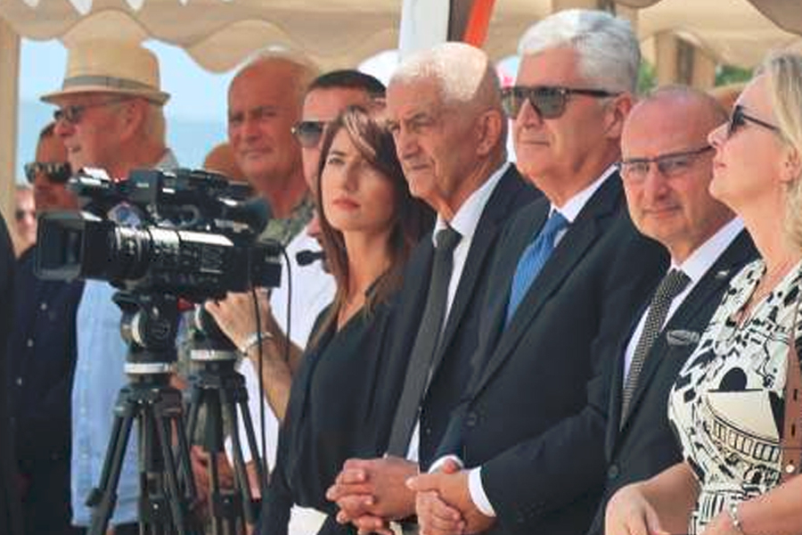 OPASNE IGRE IZNAD MOSTARA: Kakve to poruke šalje lider HDZ-a BiH Dragan  Čović sa ustaškog groblja… | Slobodna Bosna