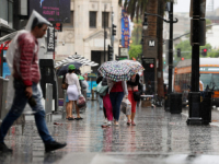 NA SJEVERU ZEMLJU: U Italiji snažno nevrijeme, oluja nosila krovove