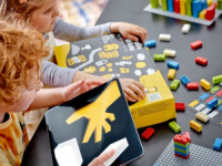 SJAJNA INICIJATIVA: Lego predstavio kockice s 'brajicom' za djecu s oštećenjem vida; Paketi namijenjeni djeci od šest i više godina...