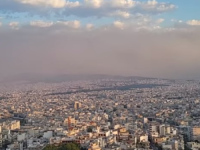 POŽARI BJESNE U GRČKOJ: Vatra guta sve pred sobom, gusti dim se nadvio nad Atinom