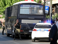 NEKOLIKO SATI PRED REVANŠ AEK-a I DINAMA: Opsadno stanje u Atini, policija koristi dronove i helikoptere