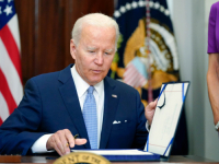 UZNEMIRUJUĆE VIJESTI IZ SJEDINJENIH DRŽAVA: FBI ubio muškarca tokom racije, prijetio ubistvom predsjednika Bidena