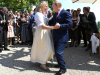 PUTIN NE ZABORAVLJA STARU PRIJATELJICU: Evo kako je nagradio bivšu šeficu austrijske diplomatije Karin Kneissl