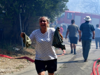ŠUMSKI POŽARI I DALJE BJESNE U GRČKOJ: Još nema nade da se vatra može obuzdati