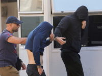 OBJAVLJENI NOVI SNIMAK NEREDA U ATINI: Hrvati su se raspoznavali po jednom znaku (VIDEO)