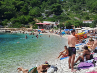 NEVJEROVATNO: Ženi na plaži uručili račun za kupanje, pogledajte šta piše na kraju... (FOTO)