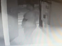 MEDŽLIS IZ LIVNO OBJAVIO SNIMAK: Muškarac urinirao u dvorištu džamije Ćurčinica u Livnu (VIDEO)