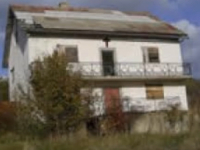 JEZIVO: Šta se događa u napuštenoj kući u Bosni koju svi zaobilaze u širokom luku? (VIDEO)