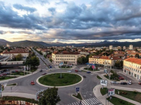 INCIDENT U CRNOJ GORI: Muškarac osumnjičen da je napao dostavljača brze pošte i polomio mu kosti lica