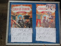 CIRKUS NA CIRKUS: Ruglo u Trebinju; Pažnju prolaznika privlačila je nevještim rukopisom napisana obavijest