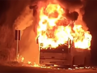 U POTPUNOSTI IZGORIO AUTOBUS NA MAGISTRALNOM PUTU TEOČAK - TUZLA: 'Došlo je do...' (VIDEO)